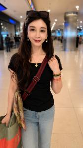 677836162: Chica busca chico en Madrid