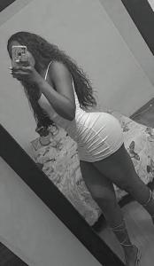 745035969: Chica busca chico en Barcelona