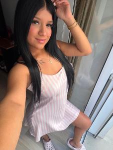 674624196: Chica busca chico en Barcelona