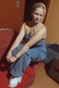 634300913: Chica busca chico en Pontevedra