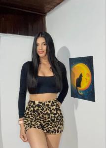 614892322: Chica busca chico en Madrid