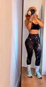 637738373: Chica busca chico en Gerona