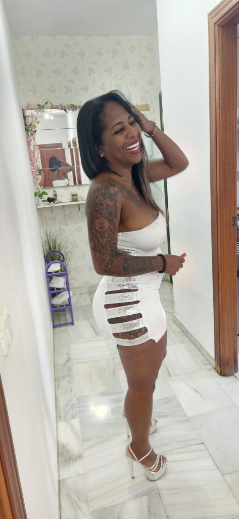 Chica busca chico en Málaga: Chica busca chico