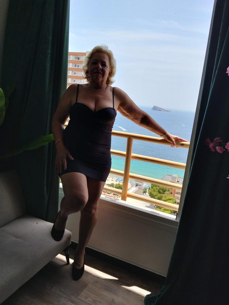 Chica busca chico en Alicante: 