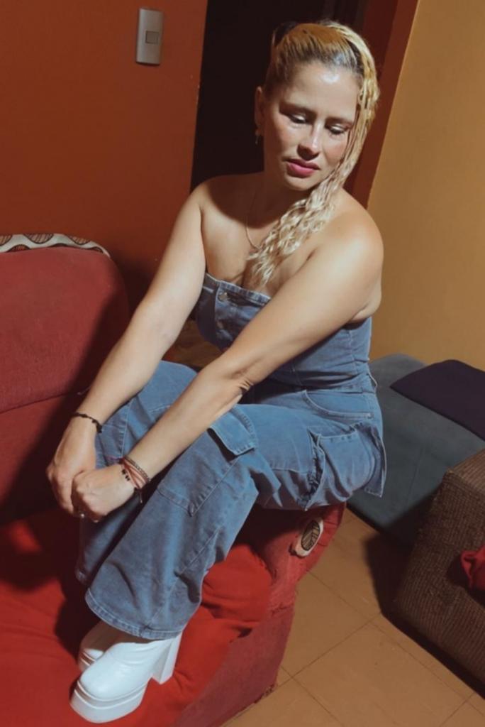 634300913: Chica busca chico en Pontevedra