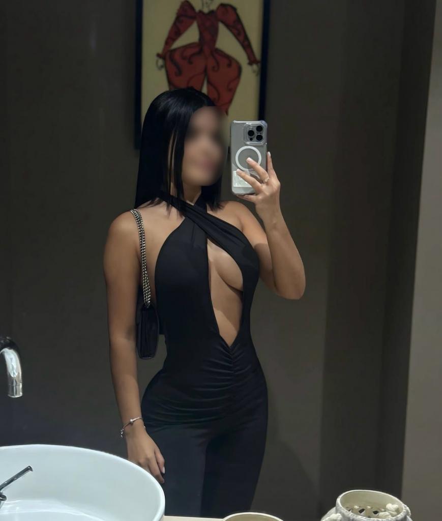 Chica busca chico en Ibiza: 