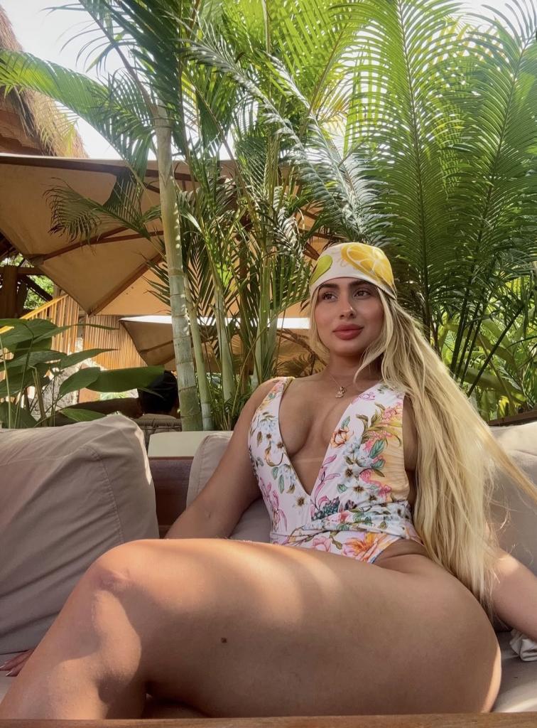 Chica busca chico en Almería: 