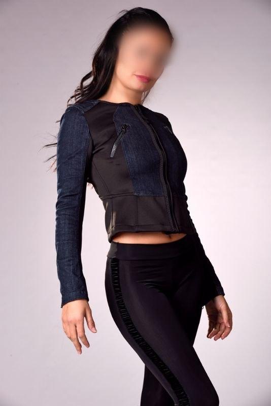 641897817: Chica busca chico en Barcelona
