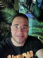663526446: Chico busca chica en Barcelona