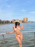 697960655: Chica busca chico en Madrid