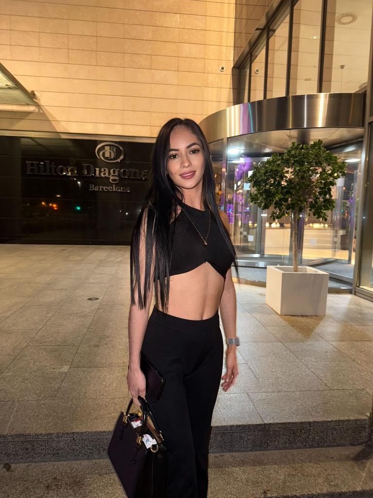 603518635: Chica busca chico en Barcelona