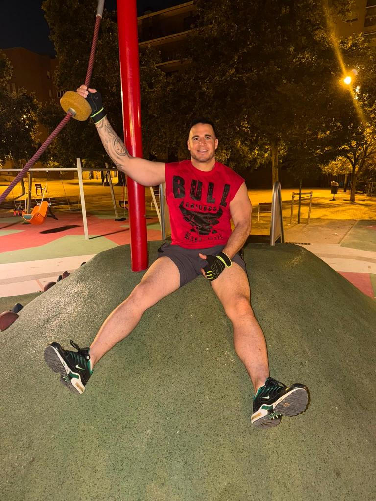 663526446: Chico busca chica en Barcelona