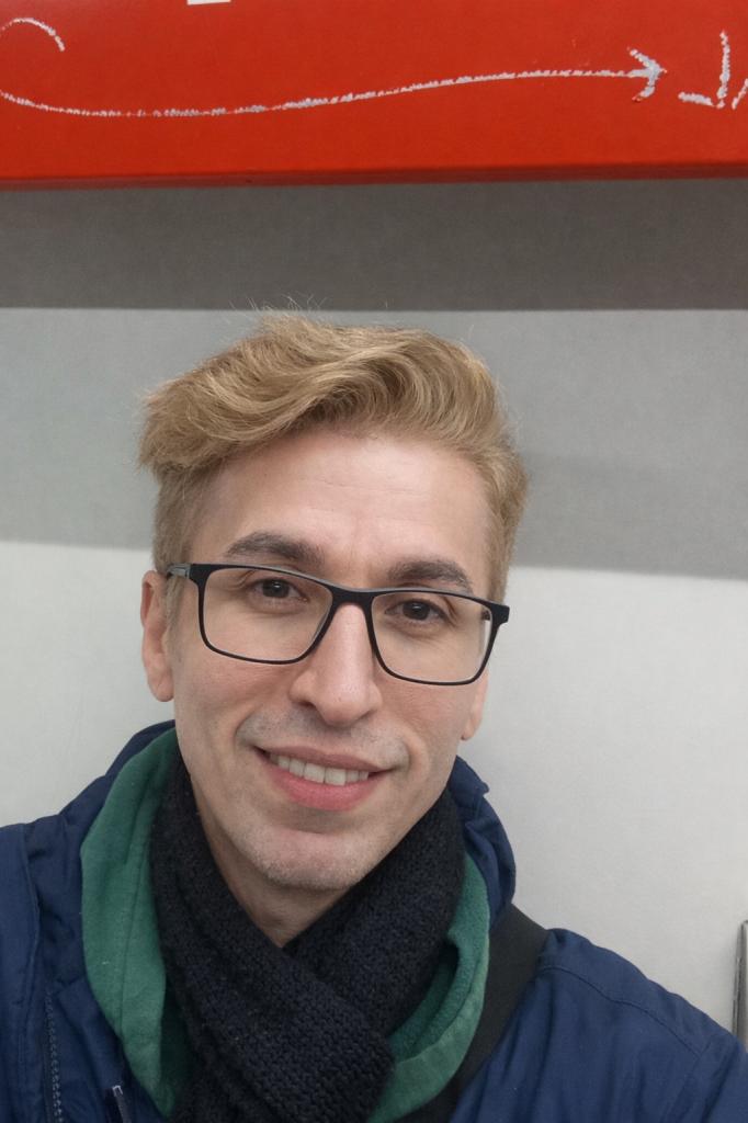 623911348: Chico busca chica en Barcelona