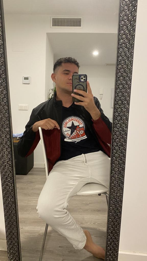 Chico busca chica en Sevilla: 