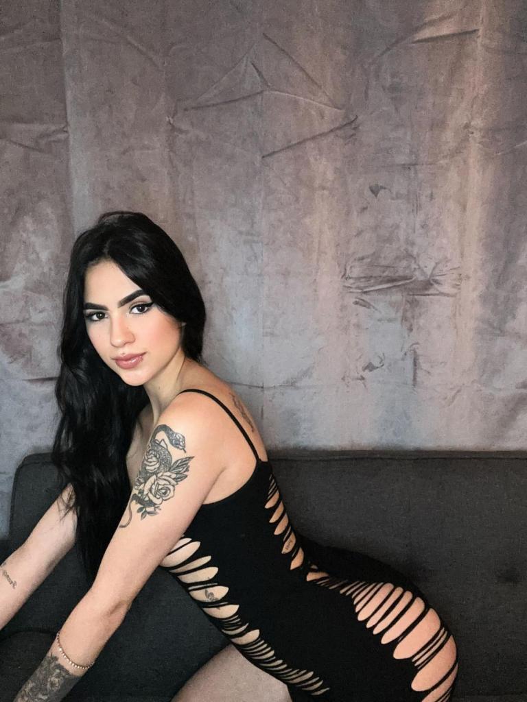 Chica busca chico en Ibiza: 