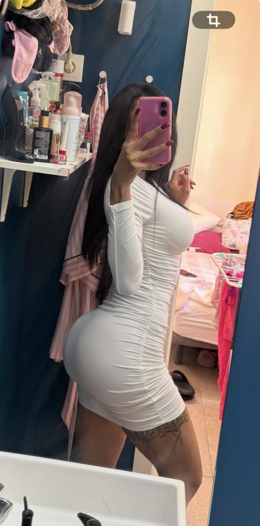 670336306: Chica busca chico en Alicante