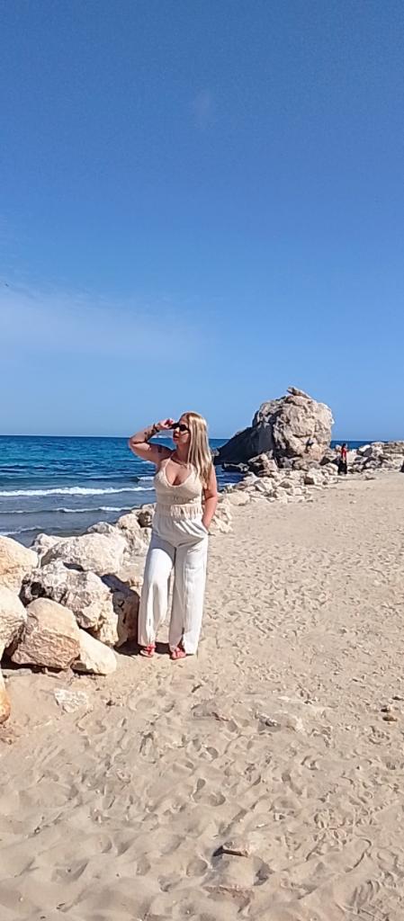 631436997: Chica busca chico en Alicante