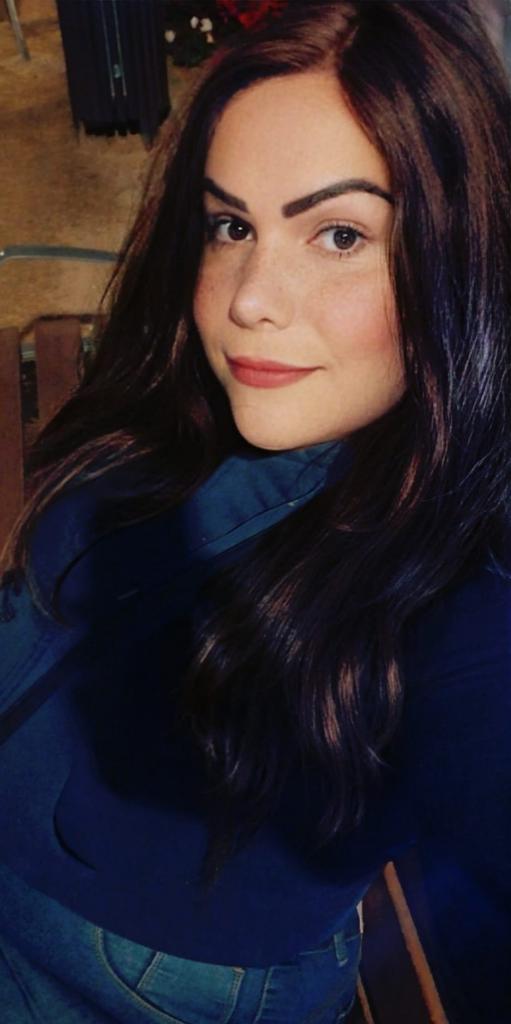 631829490: Transexual en Cádiz