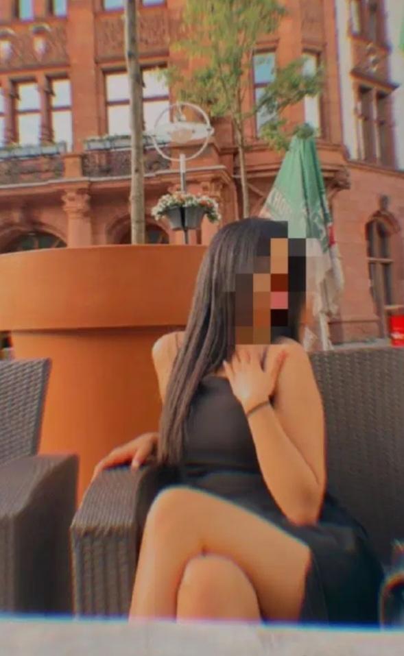 643277580: Chica busca chico en Almería