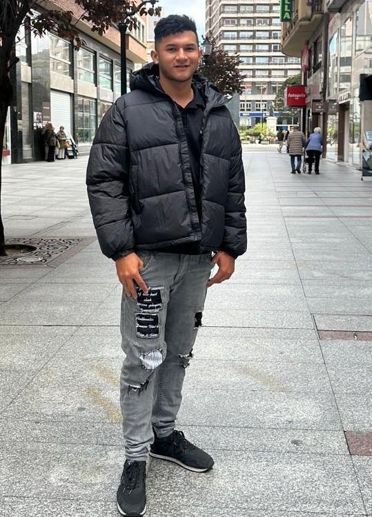 631170220: Chico busca chica en Albacete