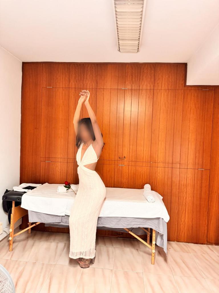 647044096: Chica busca chico en Mallorca