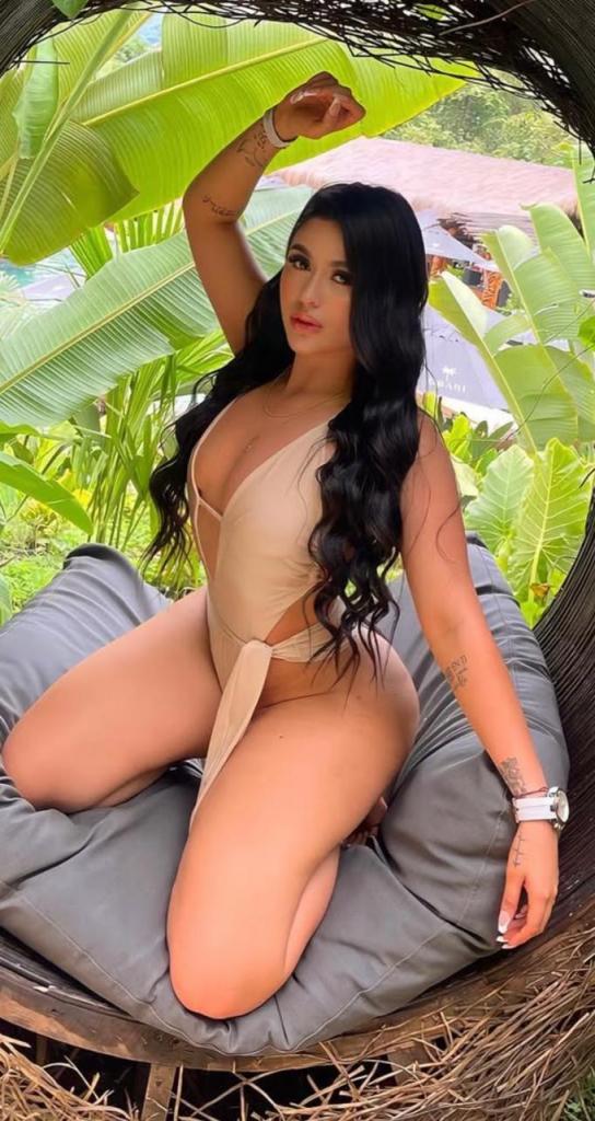 637068837: Chica busca chico en Mallorca