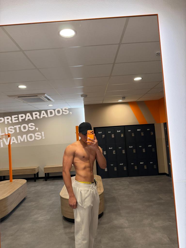 Chico busca chica en Málaga: 