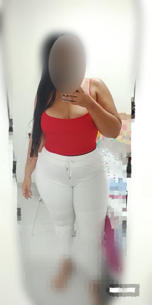 641403354: Chica busca chico en Sevilla