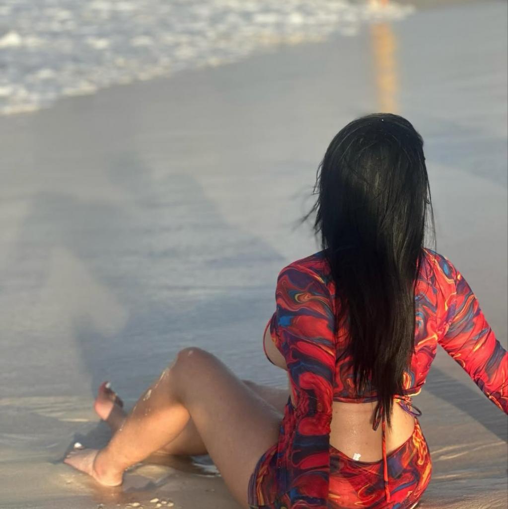 645497003: Chica busca chico en Pontevedra