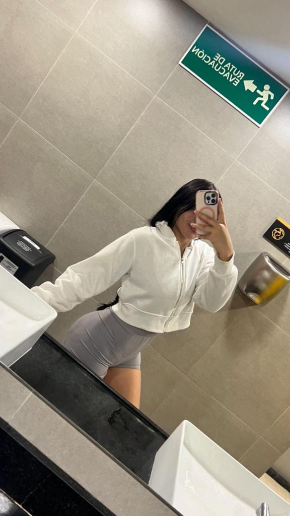 677231164: Chica busca chico en Málaga