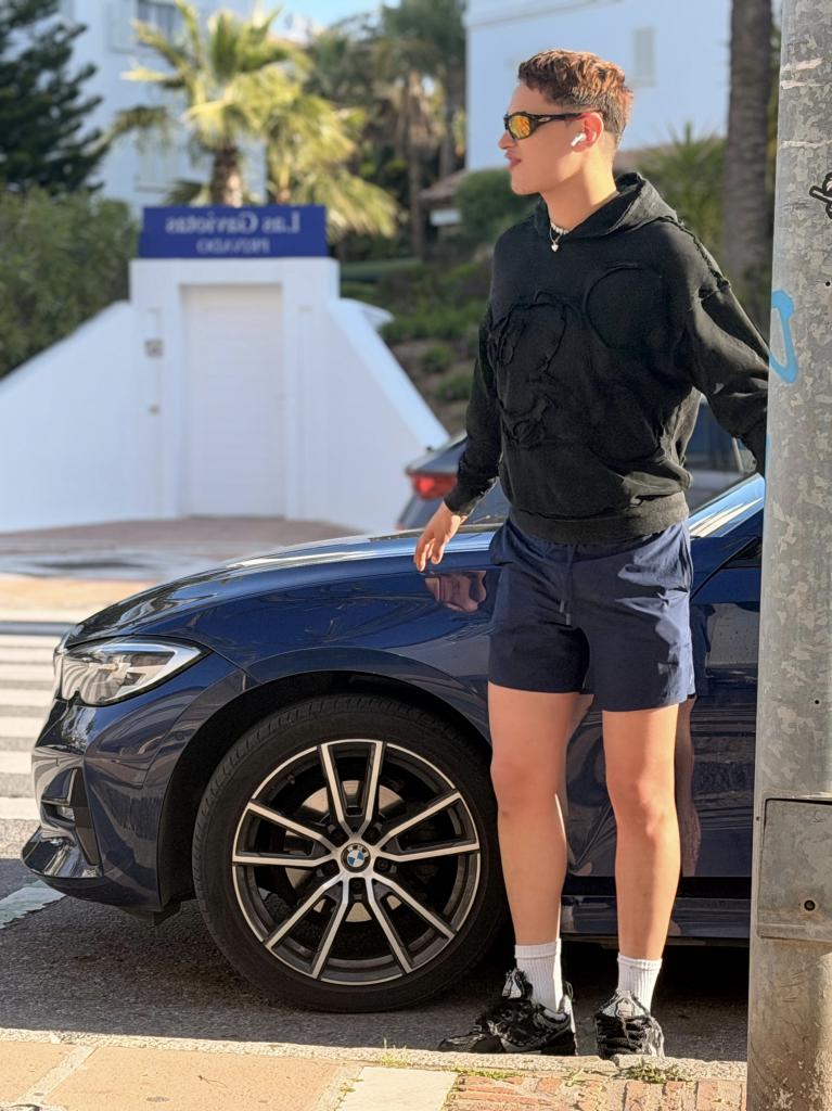 671697039: Chico busca chica en Alicante