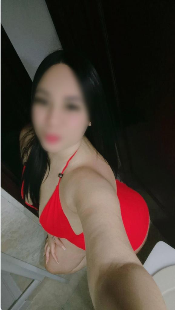 670731693: Chica busca chico en Sevilla