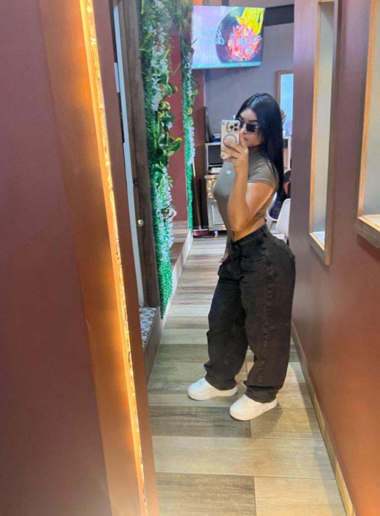 Chica busca chico en Málaga: Chica busca chico