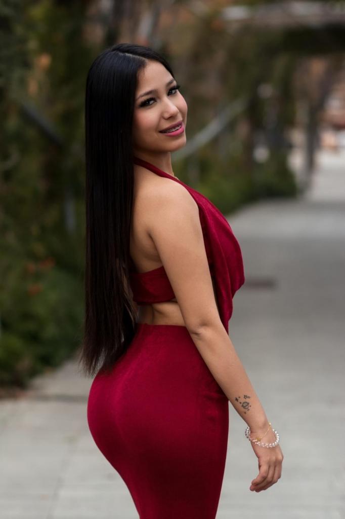 632885702: Chica busca chico en Barcelona