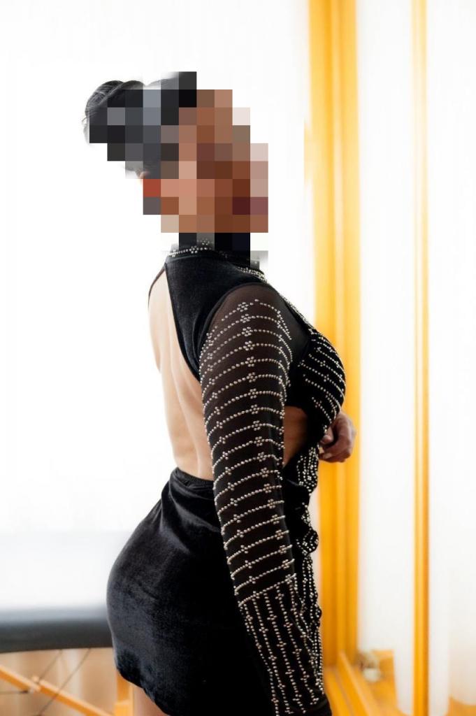 742058105: Chica busca chico en Toledo