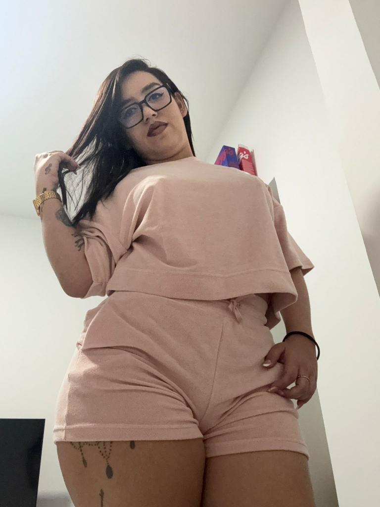 613723896: Chica busca chico en Valencia
