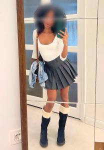 643457305: Chica busca chico en Mallorca