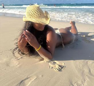 634135666: Chica busca chico en Gerona