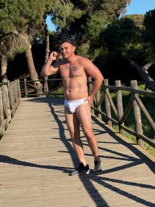 679034217: Chico busca chica en Málaga