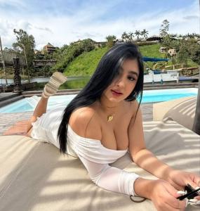 645497003: Chica busca chico en Pontevedra