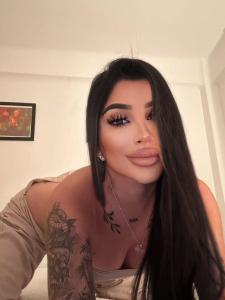 677313954: Chica busca chico en Barcelona