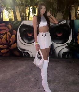 624979927: Chica busca chico en Cantabria