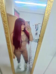 613376814: Chica busca chico en Barcelona