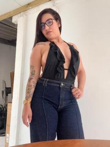 613723896: Chica busca chico en Valencia