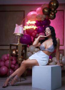 677375078: Chica busca chico en Barcelona