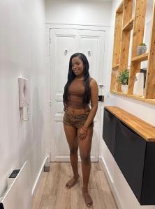 632037316: Chica busca chico en Sevilla