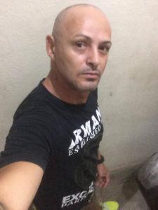 613559021: Chico busca chica en Pontevedra