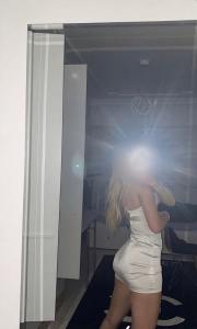 631297789: Chica busca chico en Barcelona