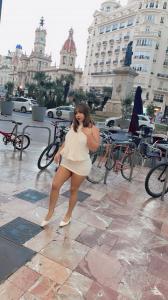 613723882: Chica busca chico en Valencia