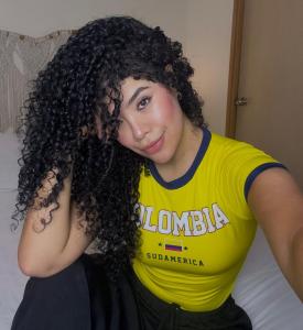 631167442: Chica busca chico en Lérida